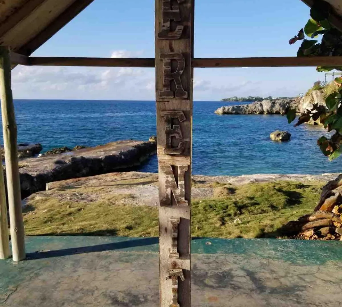 Caribbean Bliss - Oceanfront Studio With Stunning Views Negril Apartment